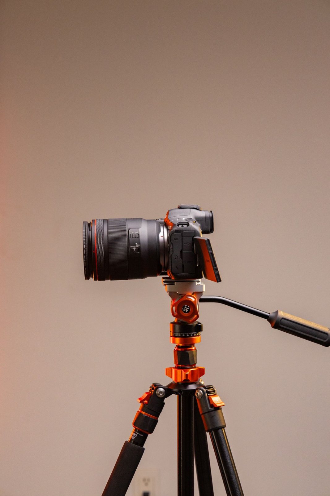 Trípode Manfrotto 502 + cabezal fluido